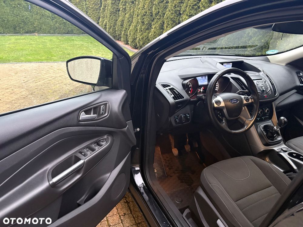 Ford Kuga 1.5 EcoBoost 2x4 Trend - 2