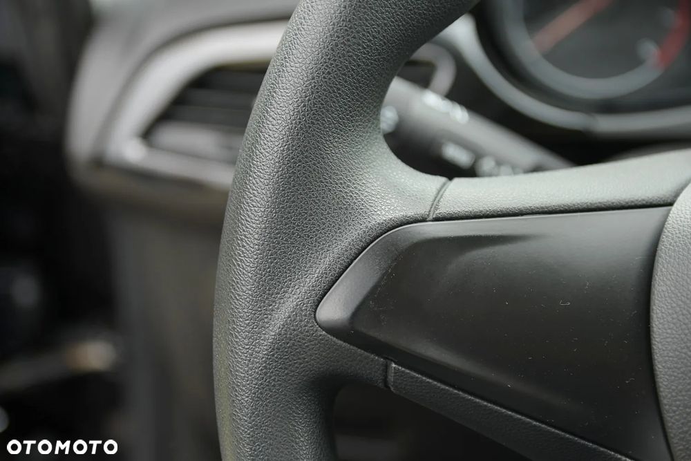 Opel Corsa - 25