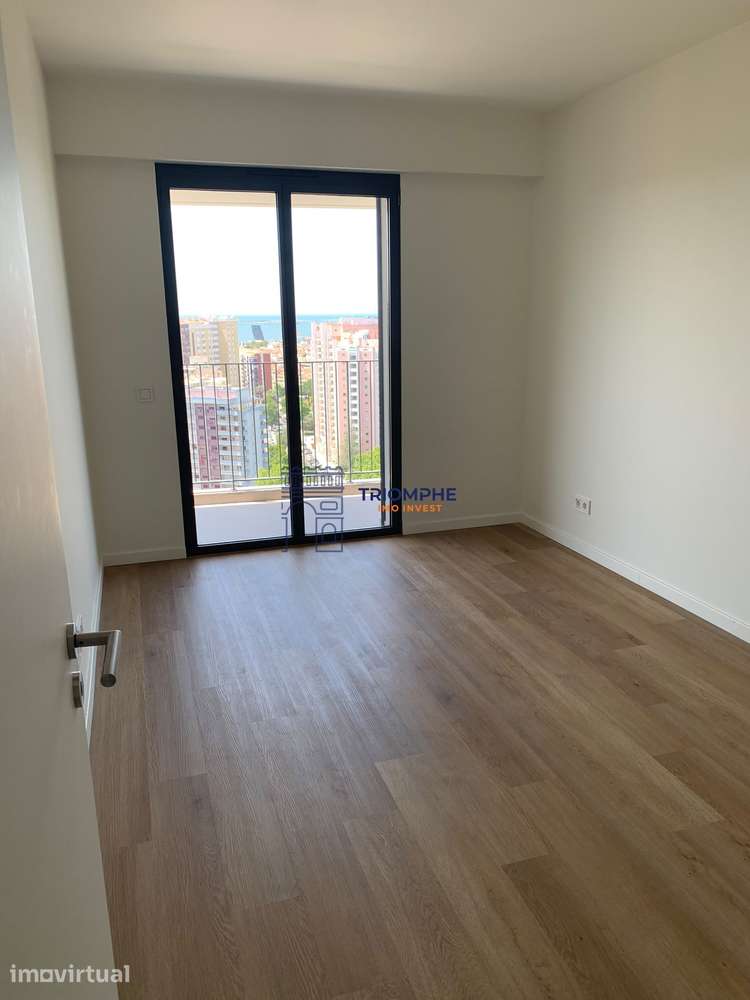 Apartamento T3 no Vista Mirear, Miraflores - Grande imagem: 4/17