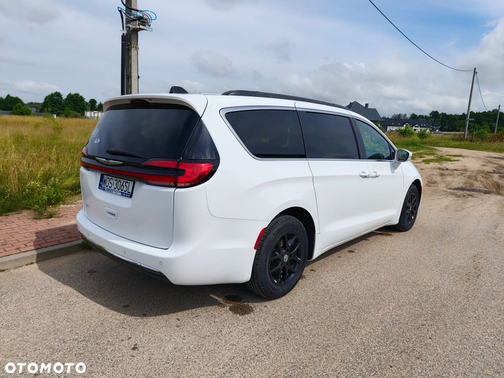 Chrysler Pacifica - 2