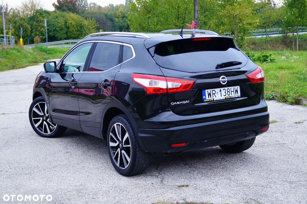 Nissan Qashqai 1.6 dCi Xtronic TEKNA+ - 4