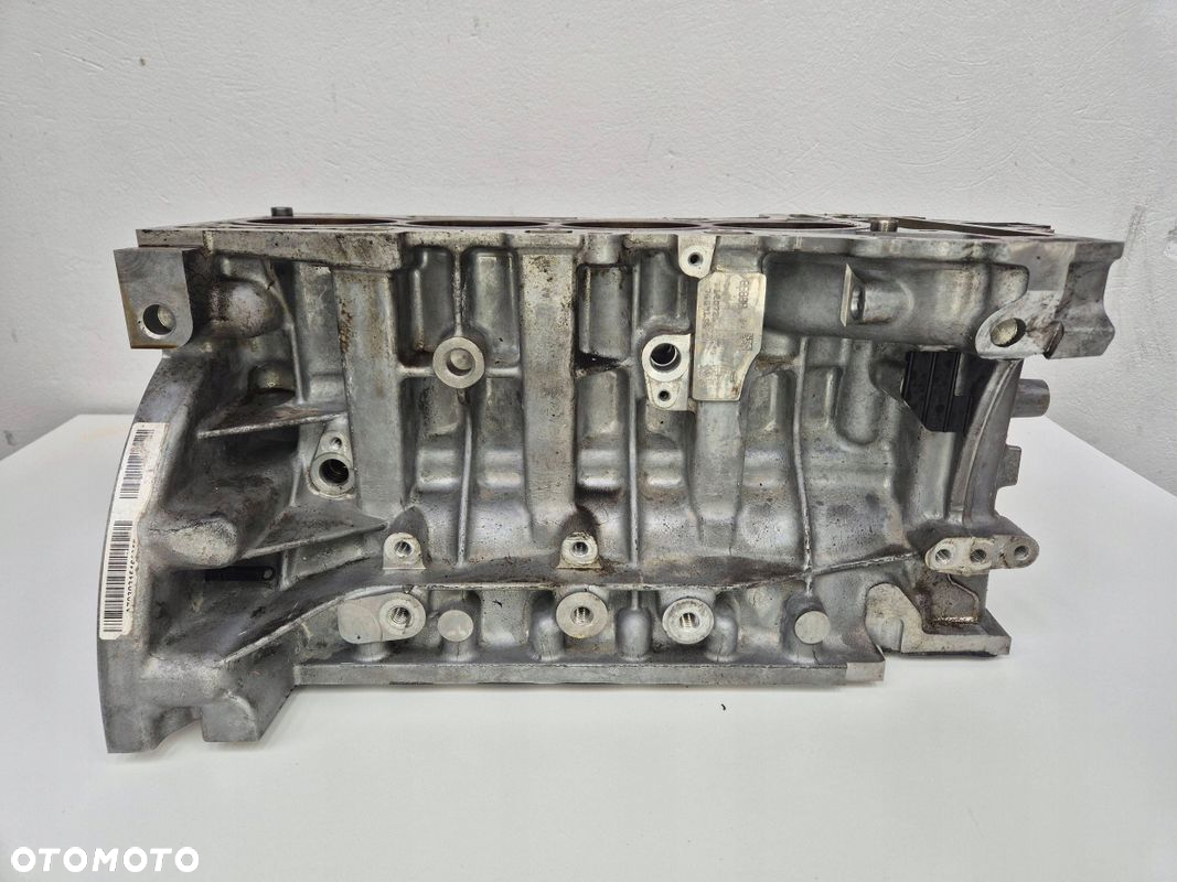 BLOK SILNIKA 7587604 BMW X1 E84 F10 F30 F11 F07 2.0B N20B20A - 2