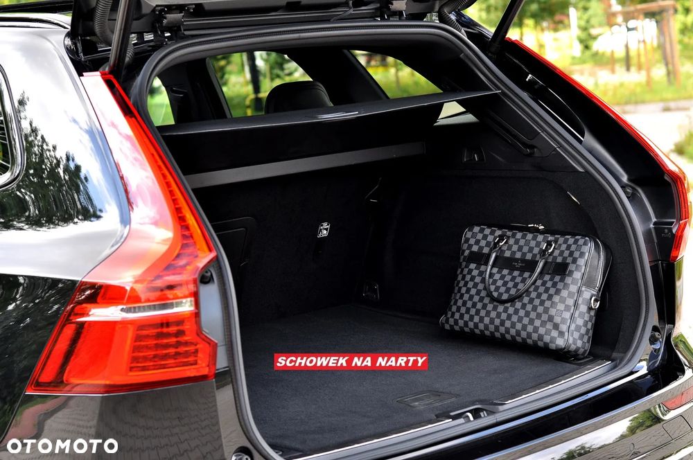 Volvo XC 60 B5 B AWD Ultra Black Edition - 28