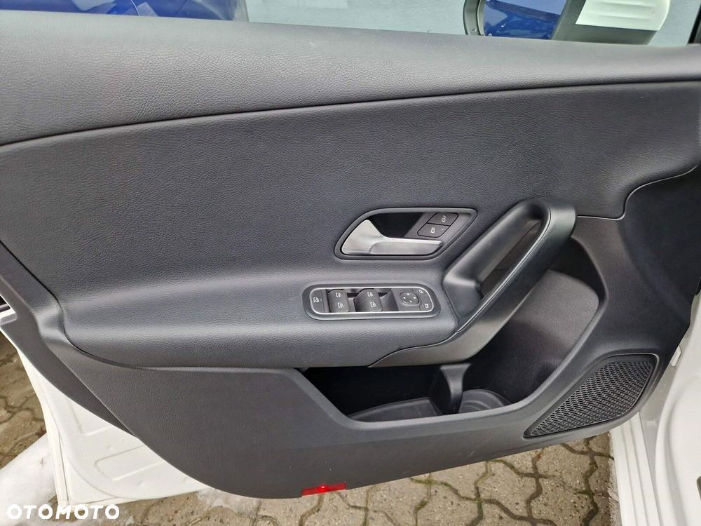 Mercedes-Benz Klasa A 180 Style 7G-DCT - 29