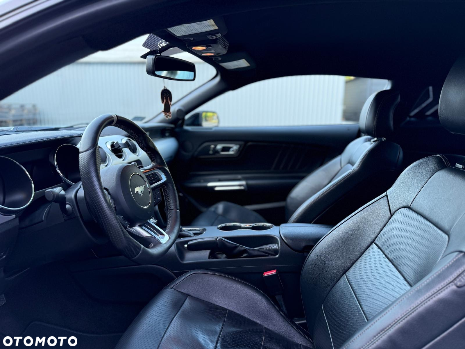 Ford Mustang 5.0 V8 GT - 16