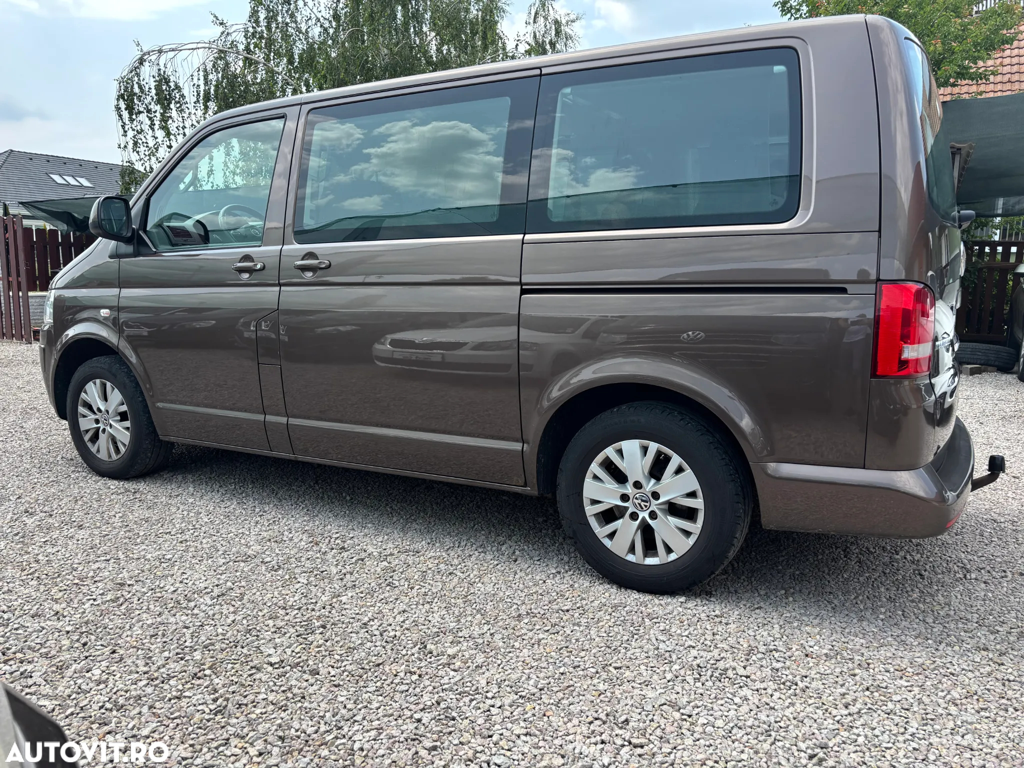 Volkswagen Multivan - 13