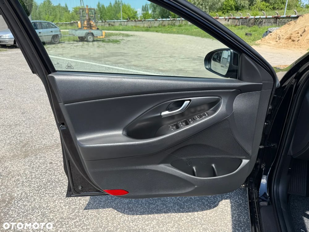 Hyundai i30 1.6 CRDI DCT Intro - 25