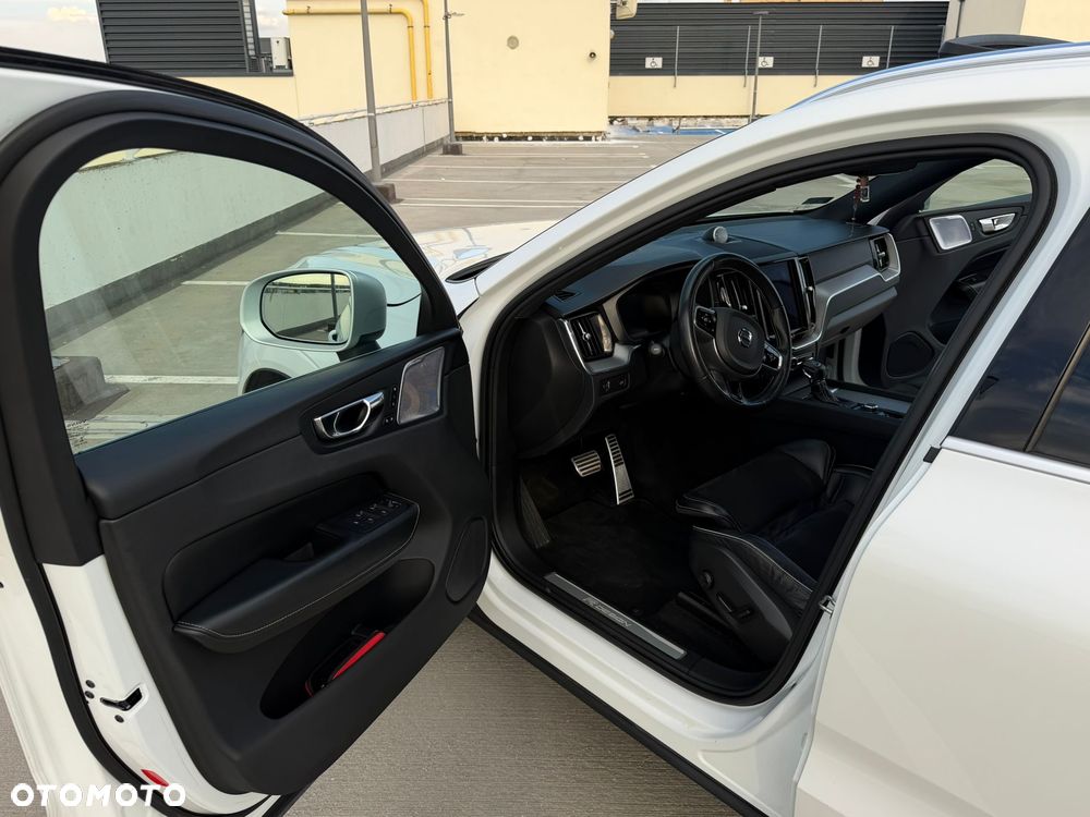Volvo XC 60 D5 AWD R-Design - 5