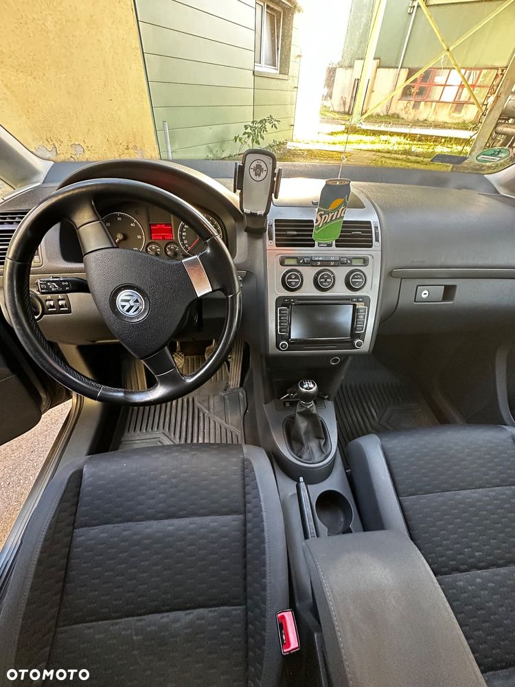 Volkswagen Touran 1.9 TDI Conceptline - 12