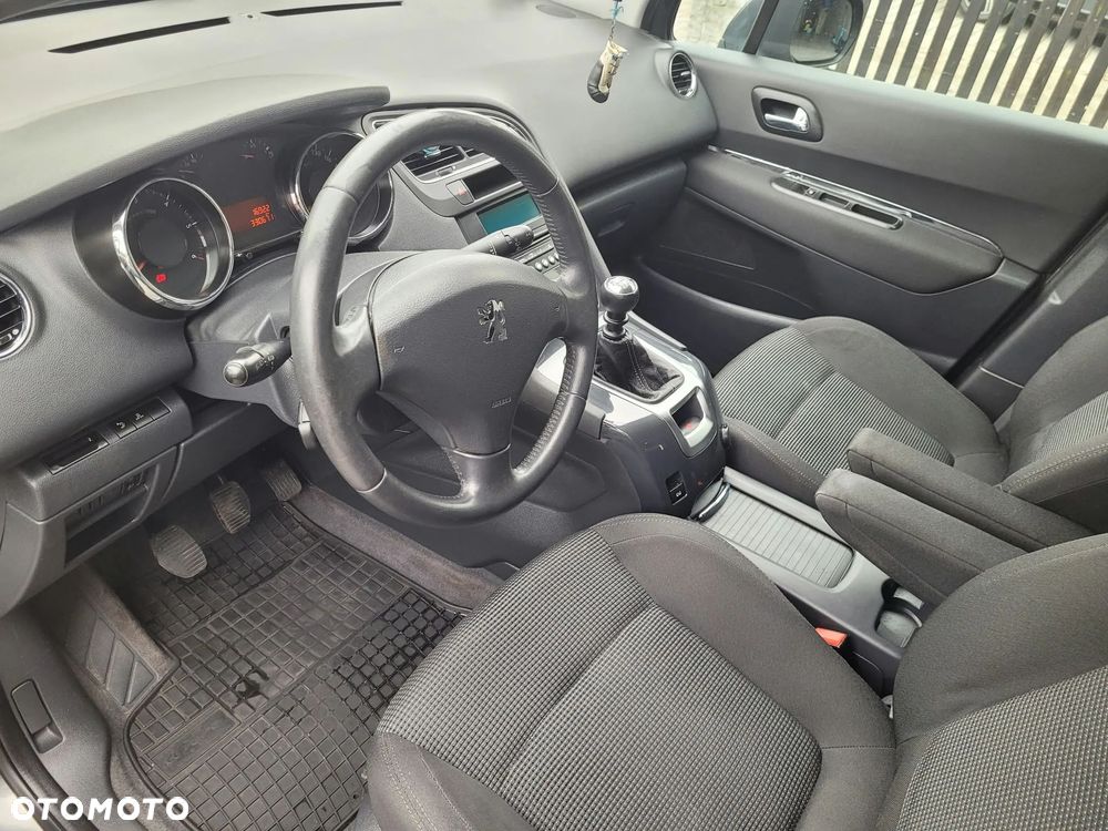 Peugeot 5008 - 13