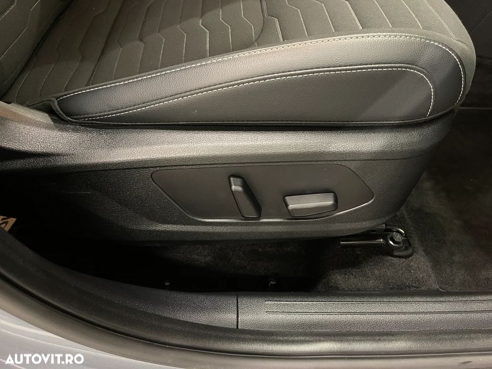 Kia Sportage 1.6 T-GDI PHEV 6AT 4x4 Business Line - 25