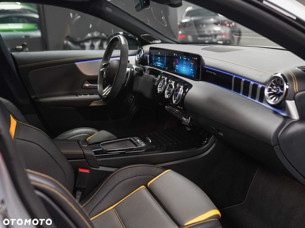 Mercedes-Benz CLA AMG 45 S 4-Matic+ 8G-DCT - 36