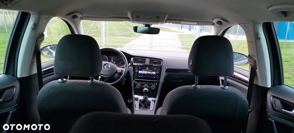 Volkswagen Golf 1.6 TDI Sound - 35