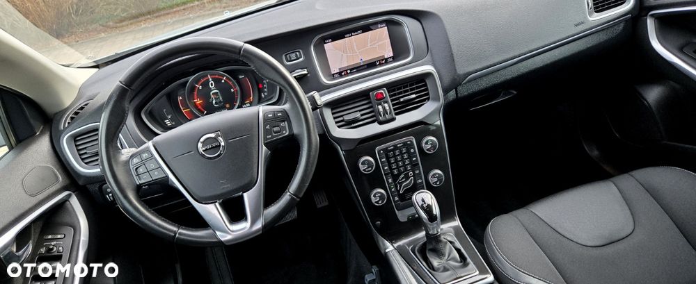 Volvo V40 D2 Geartronic Momentum - 32