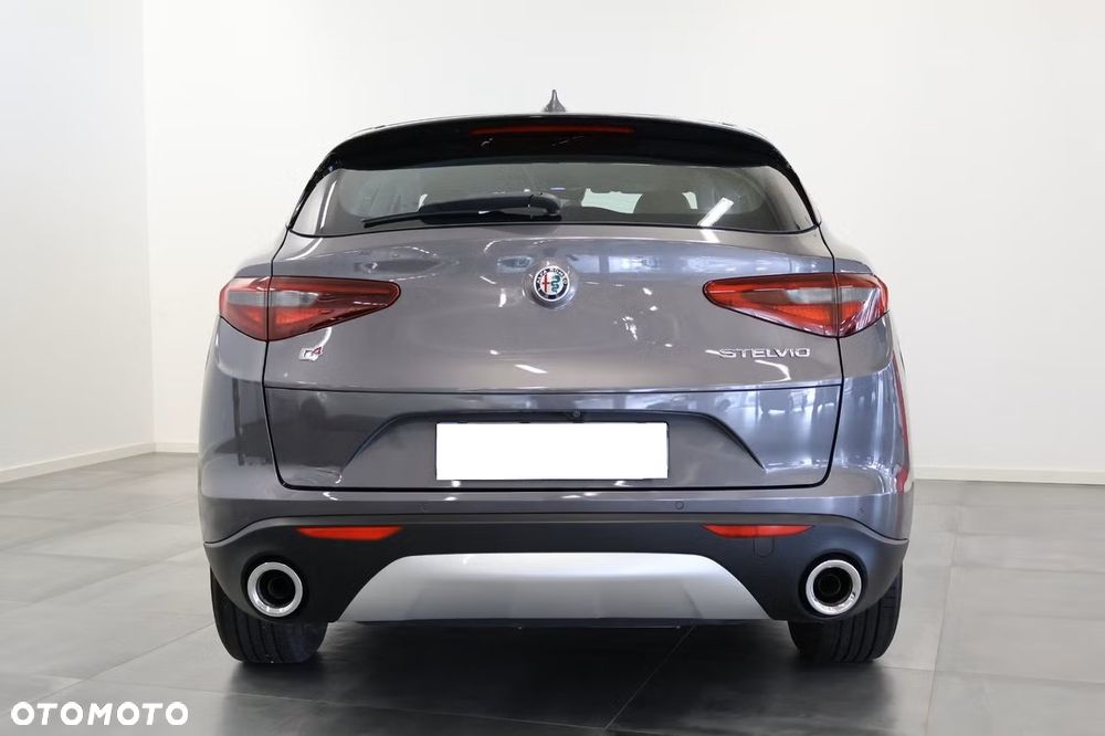 Alfa Romeo Stelvio 2.2 JTDM Q4 - 8