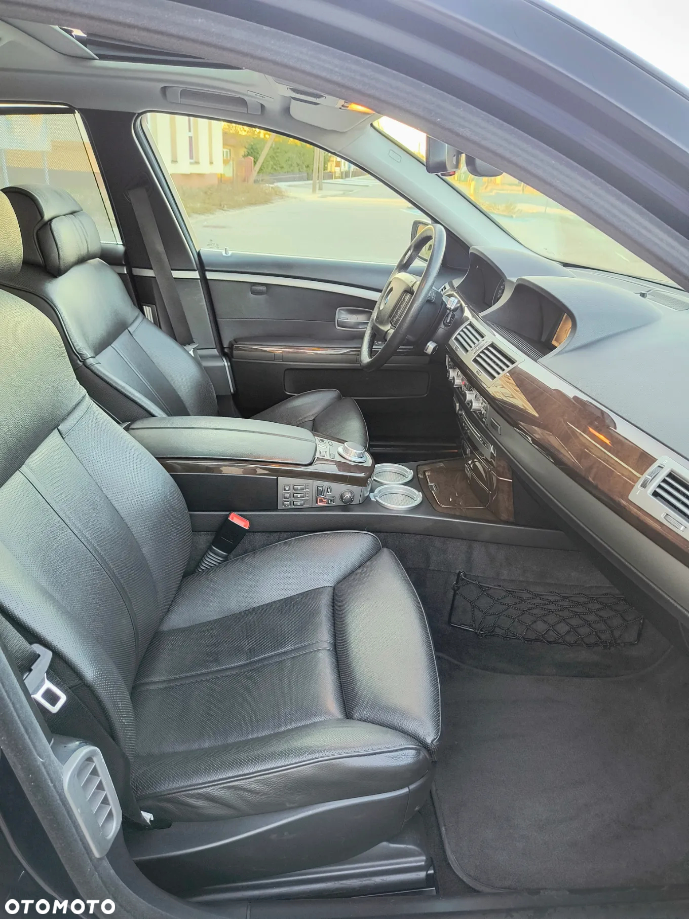 BMW Seria 7 740i - 24