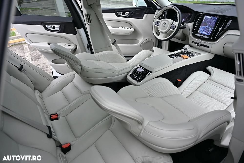 Volvo XC 60 B4 MHEV AT8 AWD Inscription - 12