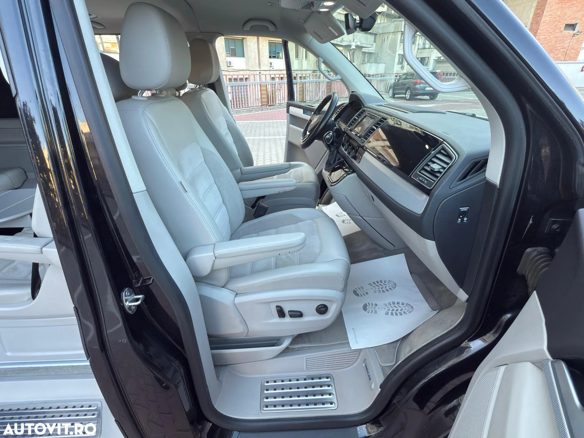 Volkswagen Multivan - 18