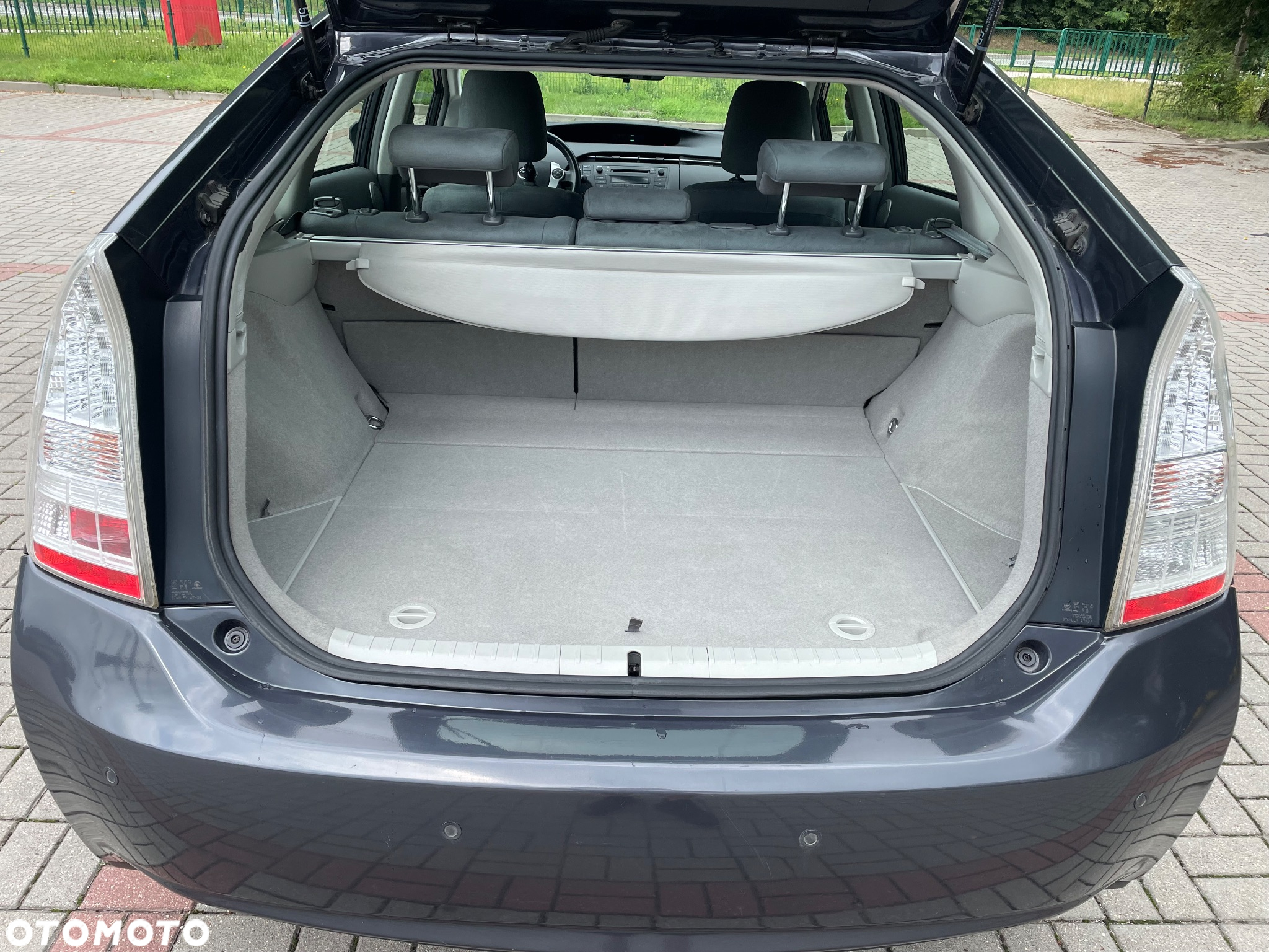 Toyota Prius (Hybrid) Comfort - 9