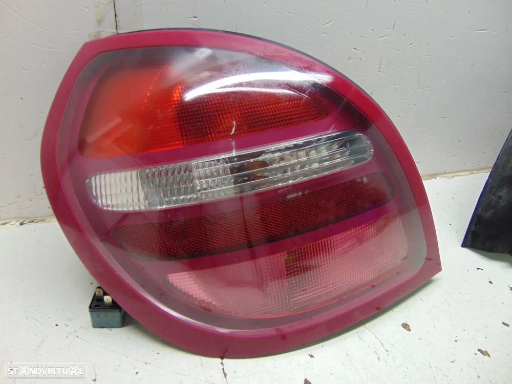 Nissan Almera farolins - 3