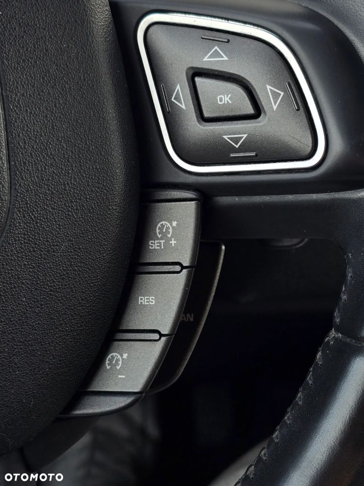 Land Rover Range Rover Evoque - 33