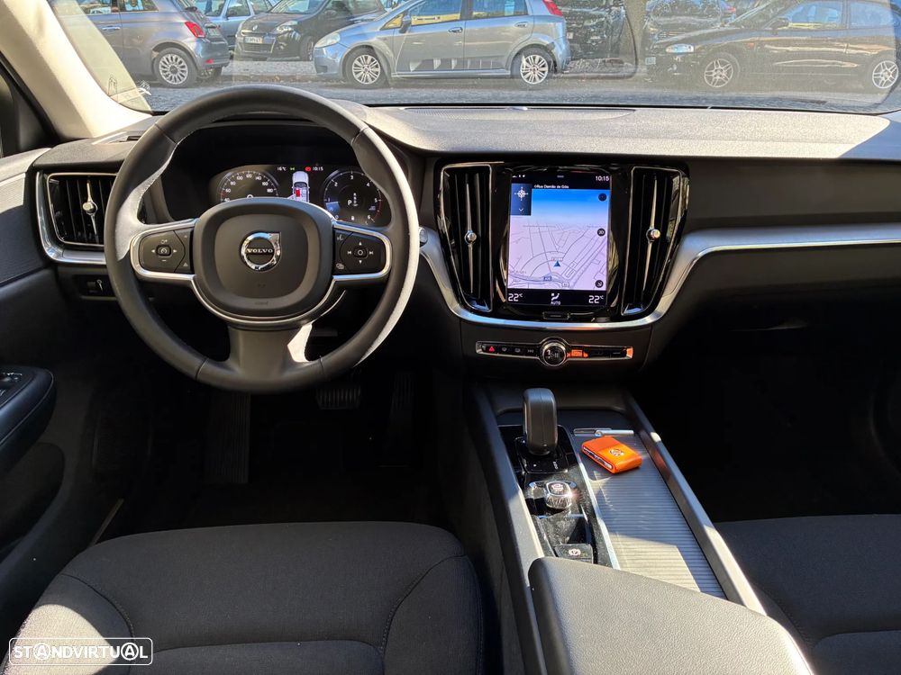 Volvo V60 2.0 B4 Momentum Plus Geartronic - 2