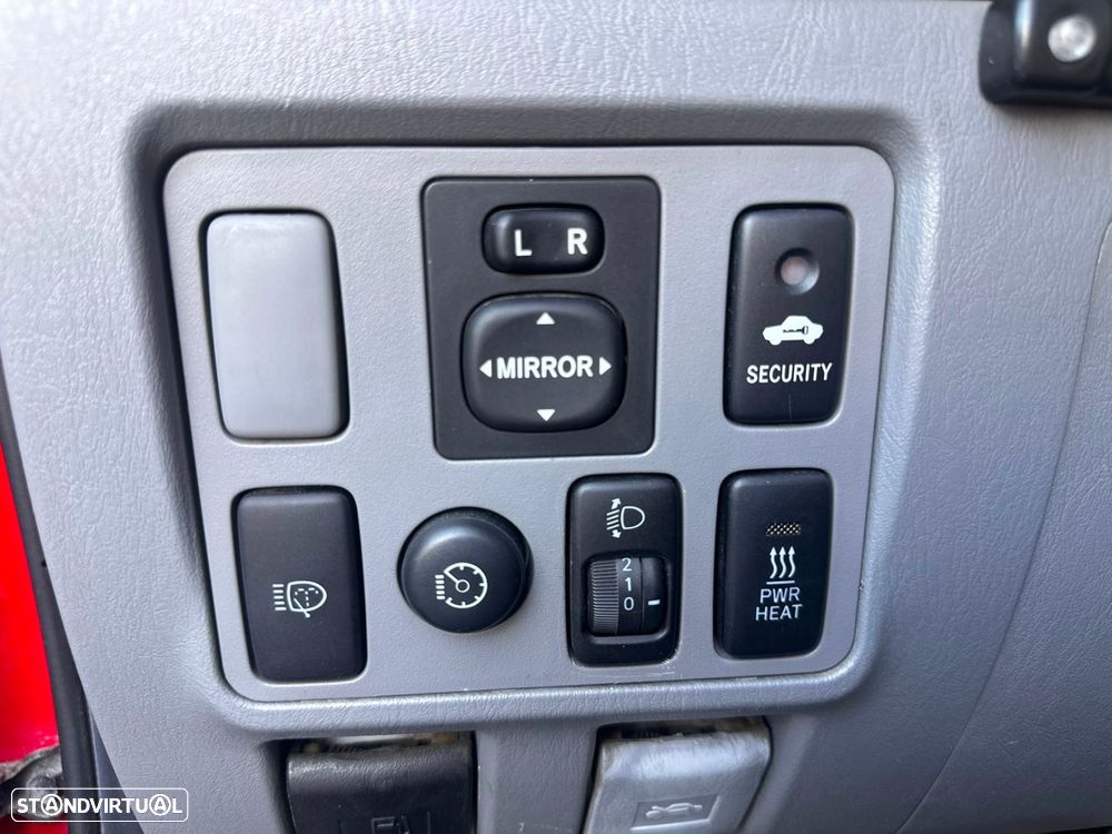 Toyota Hilux 3.0 D-4D 4WD CD Tracker CA+EP+Navi - 20