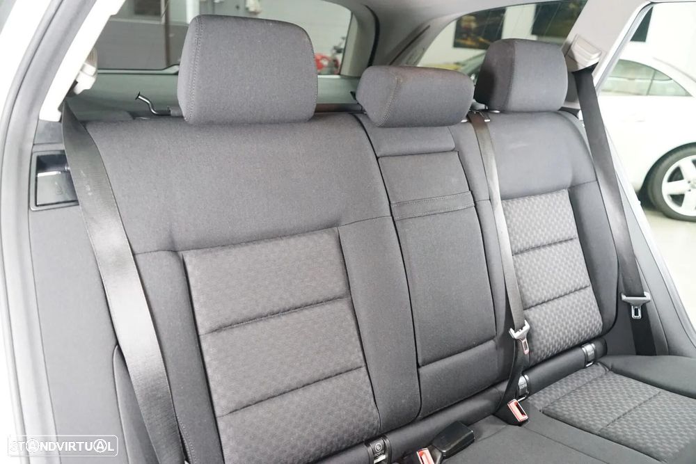Mercedes-Benz E 250 CDi Elegance BlueEfficiency Auto. - 40