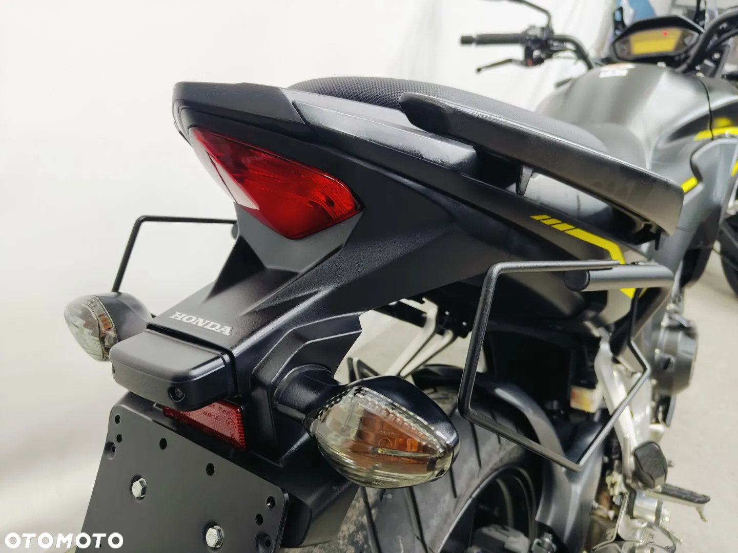 Honda CB - 11