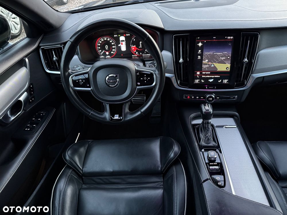 Volvo S90 D5 SCR AWD R-Design - 10
