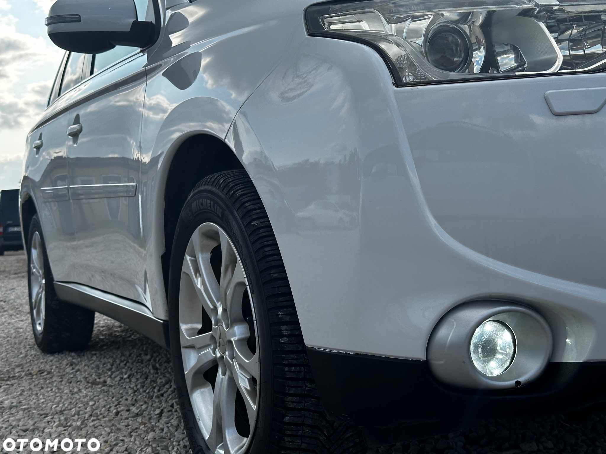 Mitsubishi Outlander 2.0 Intense + - 18