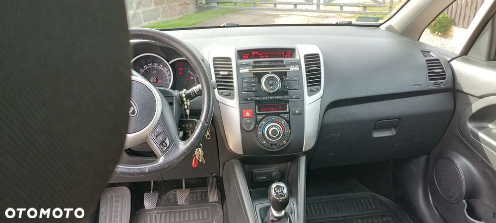 Kia Venga 1.4 L - 11
