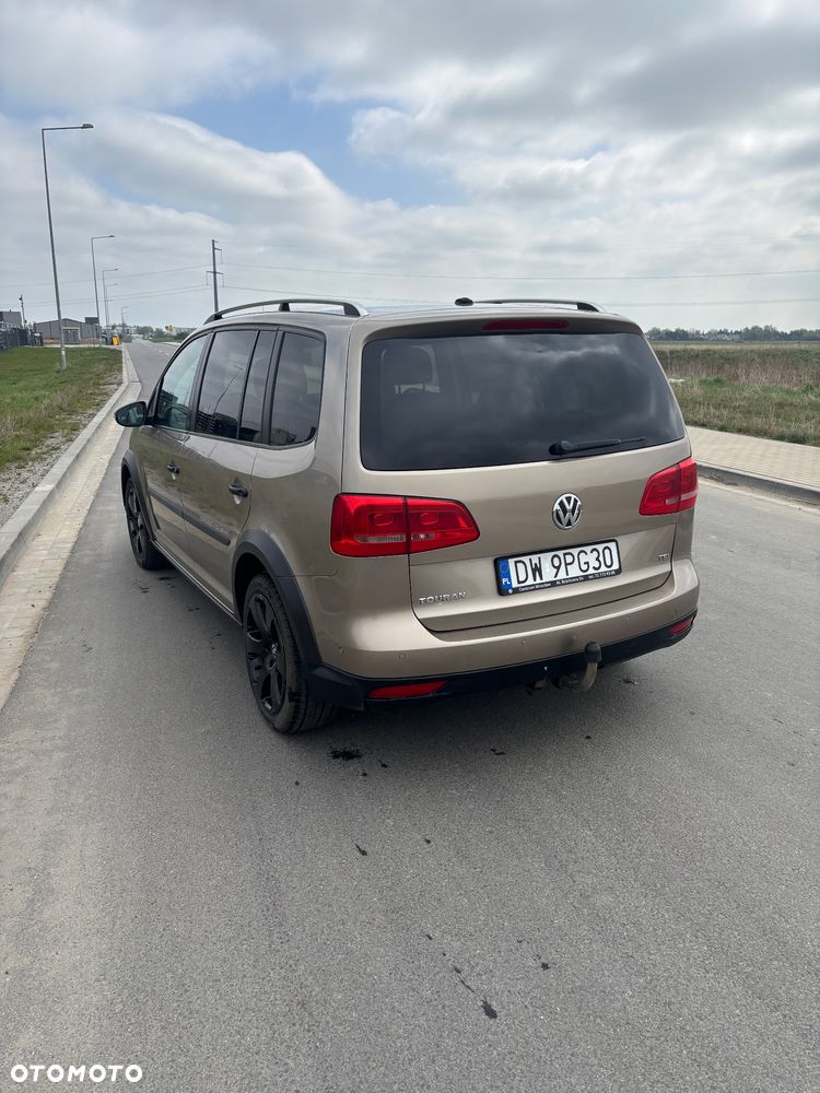 Volkswagen Touran 1.4 TSI Cross - 6