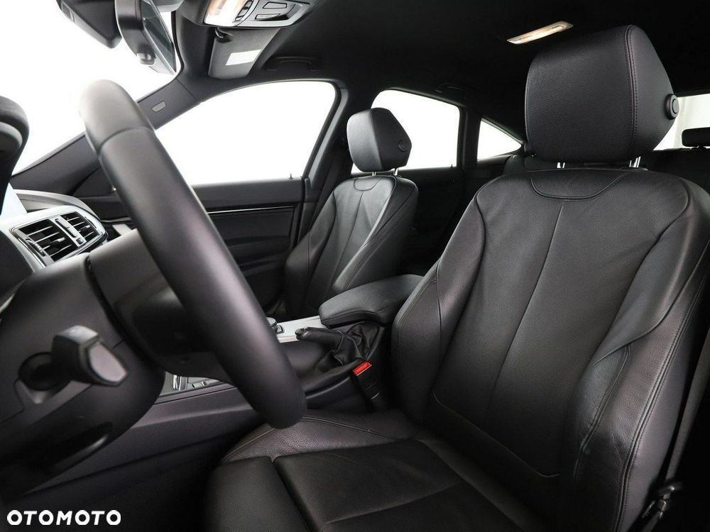 BMW Seria 3 318d M Sport - 14