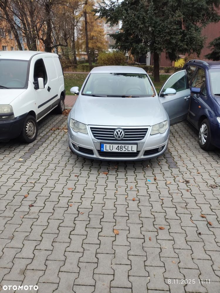 Volkswagen Passat 1.9 TDI Highline - 1