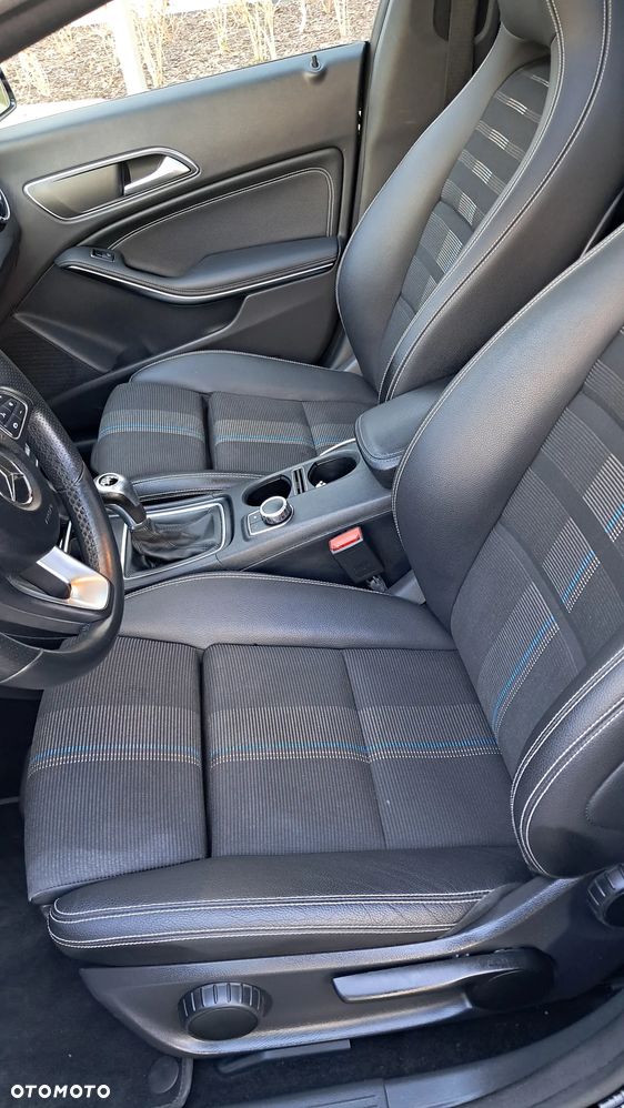 Mercedes-Benz CLA 180 UrbanStyle Edition - 13