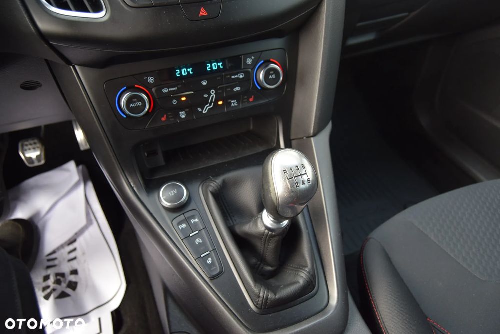 Ford Focus 1.5 TDCi ST-Line - 19
