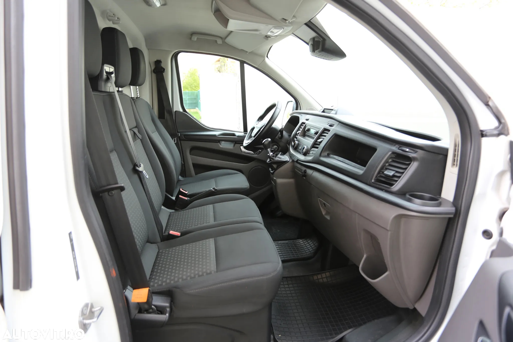 Ford Transit Custom Kombi 340 2.0 EcoBlue 130 CP L2H1 Trend - 8