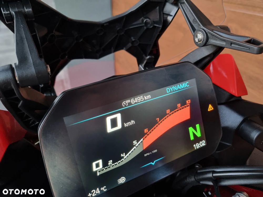 BMW XR - 16