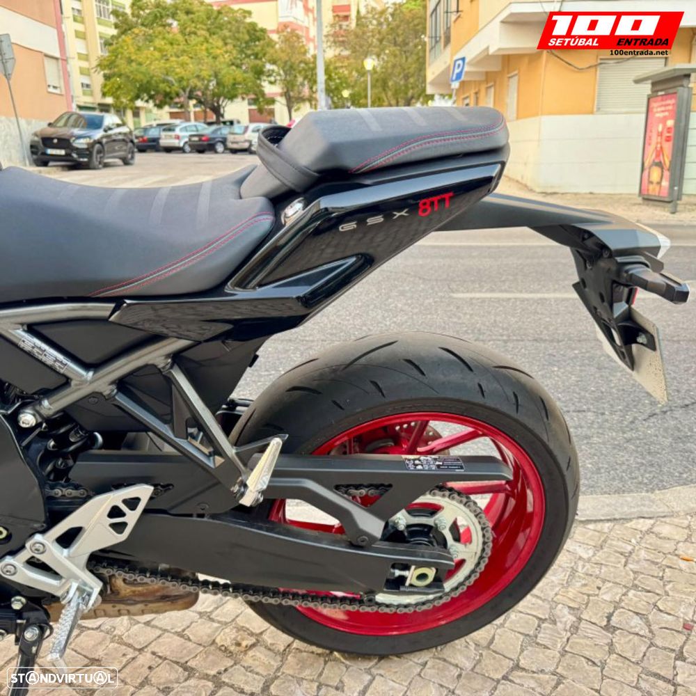 Suzuki GSX 800 S - 25