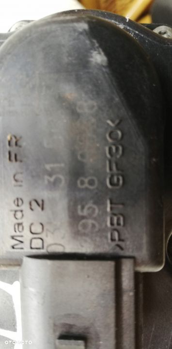 Zawór EGR Passat b6 Golf IV 2,0TDI 03L131501E - 4