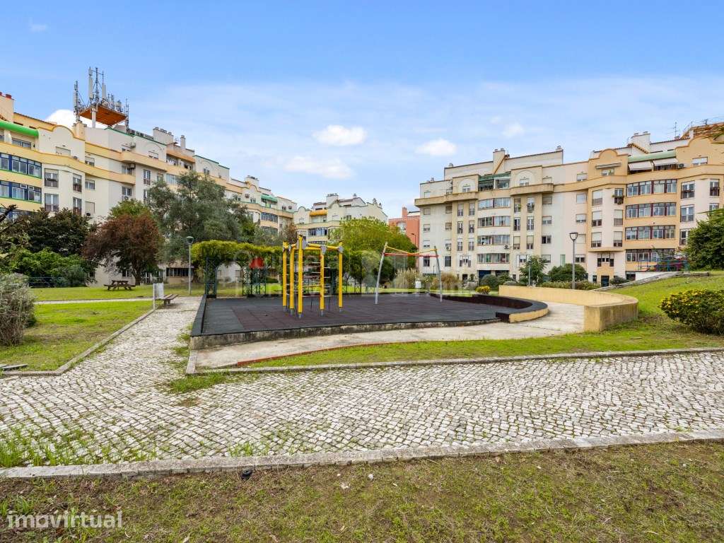 Apartamento T4 com garagem junto á escola alemã - Grande imagem: 4/29