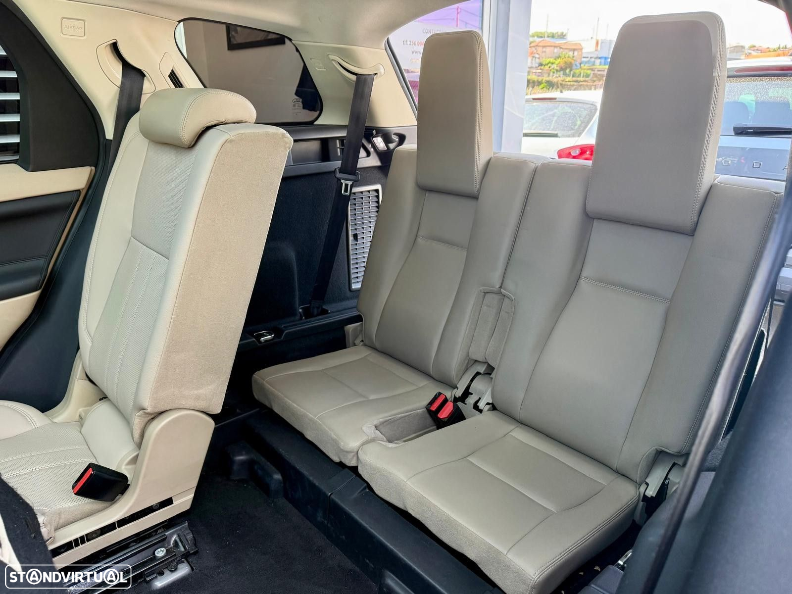 Land Rover Discovery Sport 2.0 TD4 HSE Luxury 7L Auto - 12