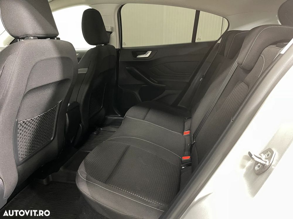Ford Focus 1.5 EcoBlue Connected - 11