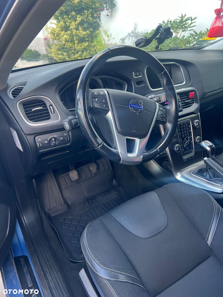 Volvo V40 D2 R Design - 5