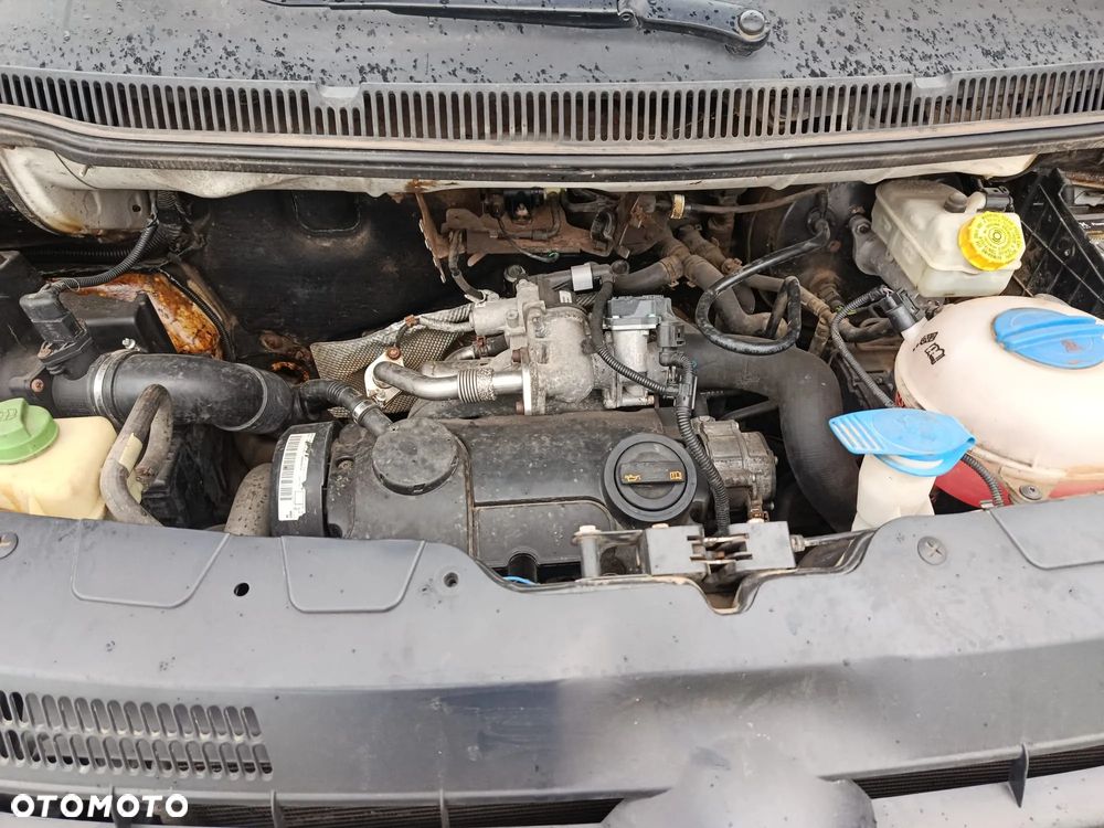 Volkswagen Caravelle - 5