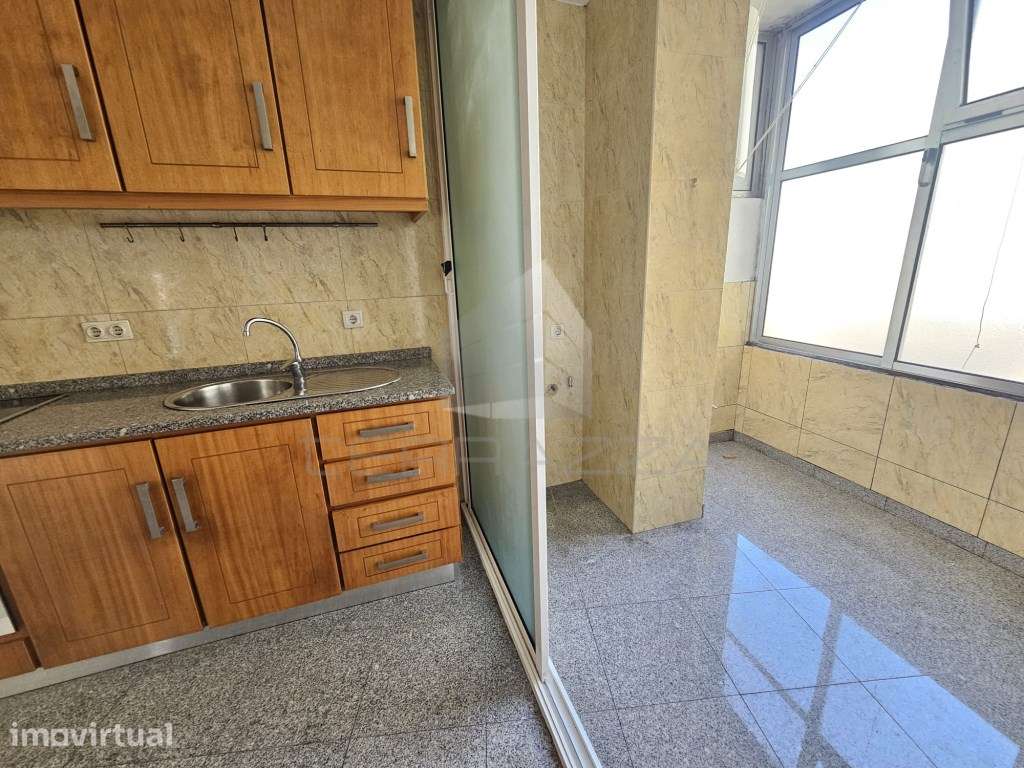 T3 AVENIDA CARVALHA - FANZERES C/ GARAGEM FECHADA - Grande imagem: 4/13