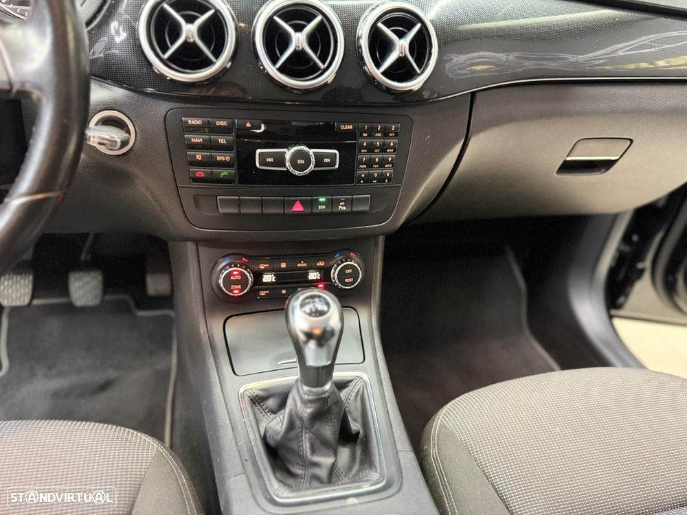 Mercedes-Benz B 180 d Progressive - 27