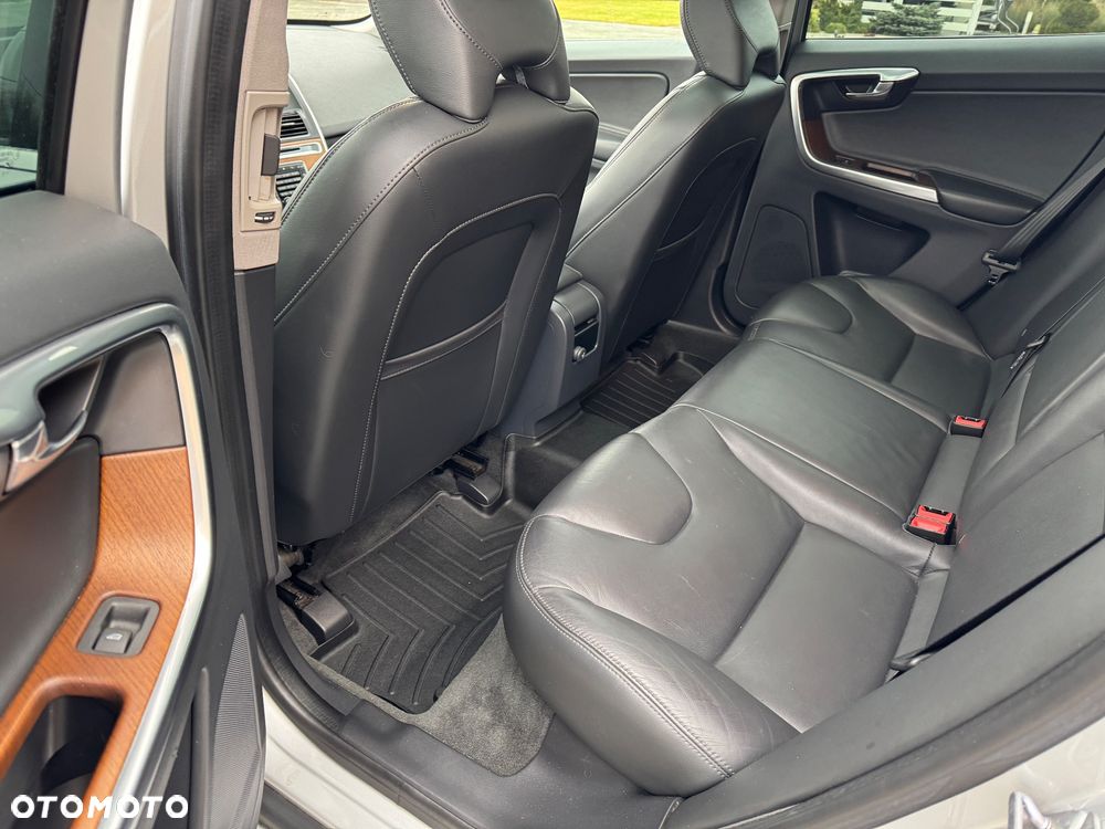 Volvo XC 60 T5 AWD Geartronic Summum - 13
