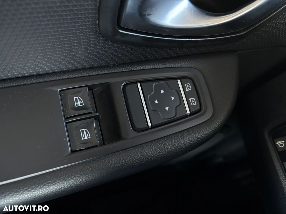 Renault Clio TCe Life - 18